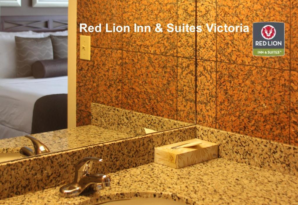 Red Lion And Victoria 3* Saanich