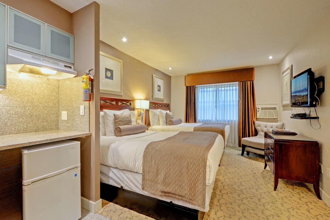 Red Lion And Victoria 3* Saanich