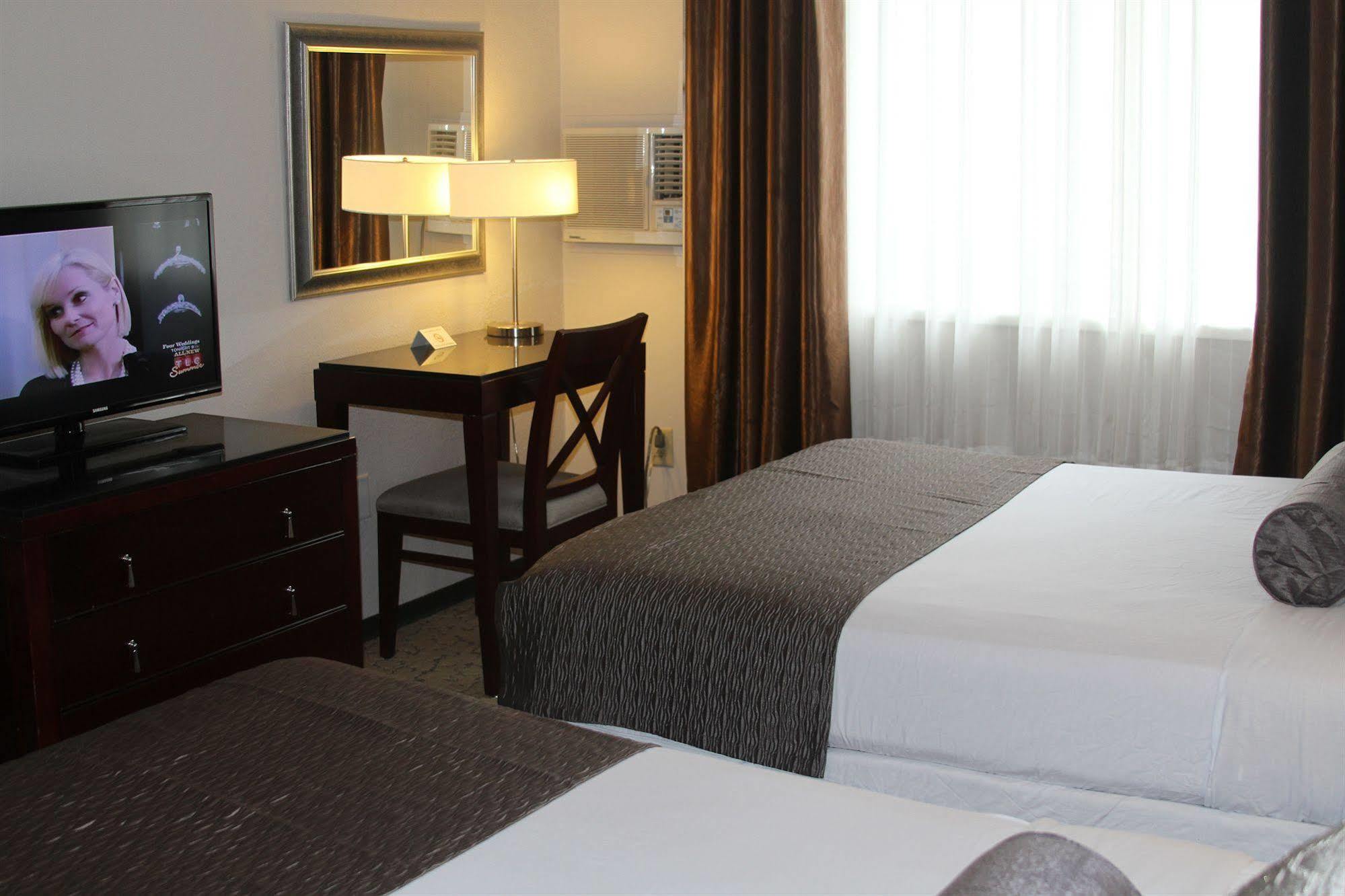 Red Lion And Victoria Hotel Saanich